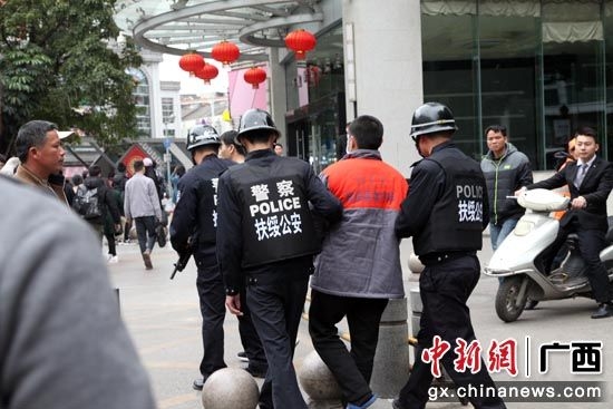 广西扶绥县警方迅速侦破影楼重大盗窃案