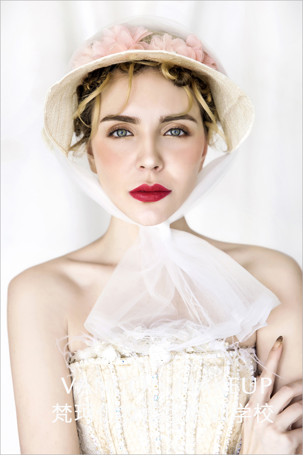 欧式复古帽纱新娘造型