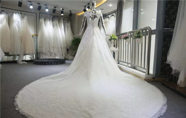 中国跨境电商婚纱因物美价廉在国外受热捧
