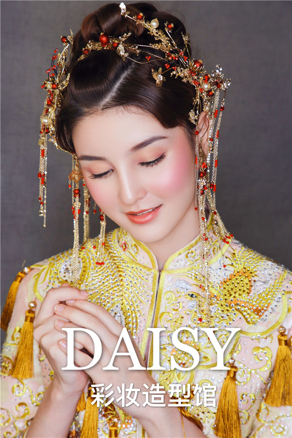 中式秀禾新娘造型演绎不一样的古典风
