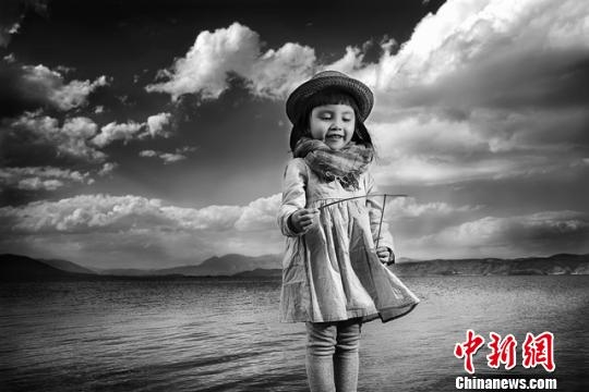 “人像摄影十杰”25年作品展在北京开展
