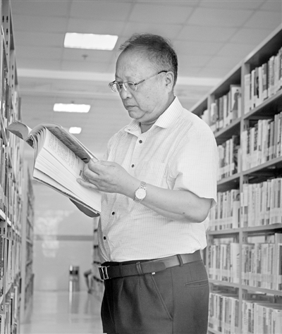 摄影大师陈富平：四十年摄影路与书相伴