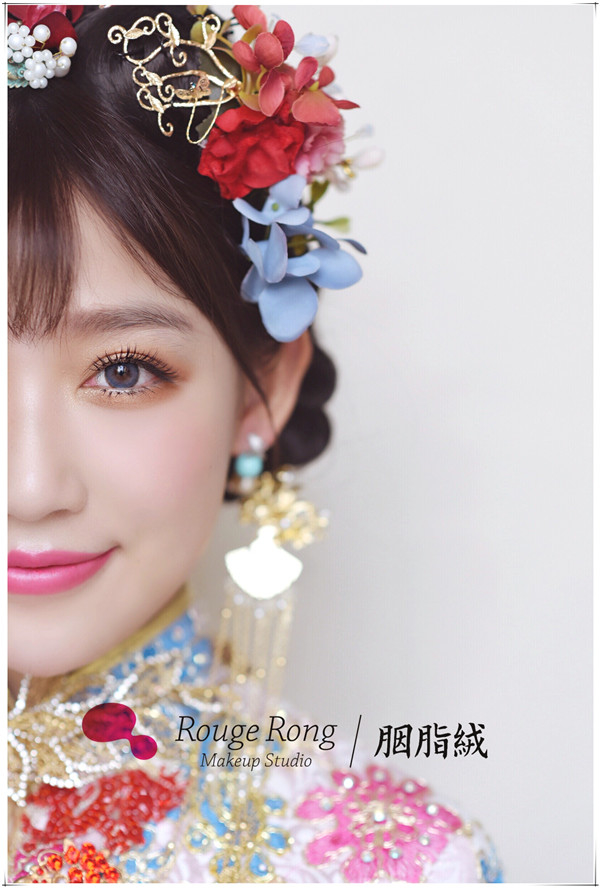 绚丽中式新新娘妆容造型