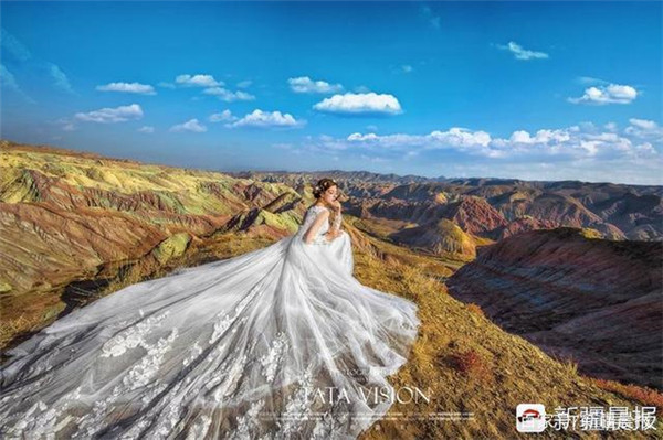从沙漠丹霞一直拍到花海胡杨，新疆婚纱旅拍正当时