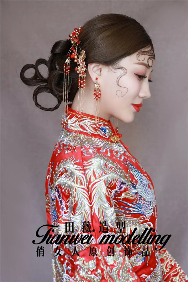 中式大气简洁新娘造型欣赏