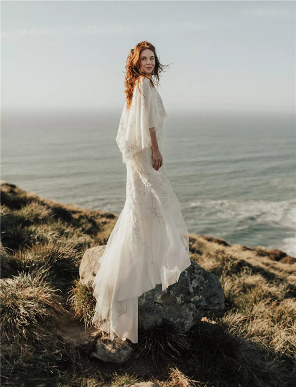 简约唯美的旅拍婚纱照:漫游山和大海