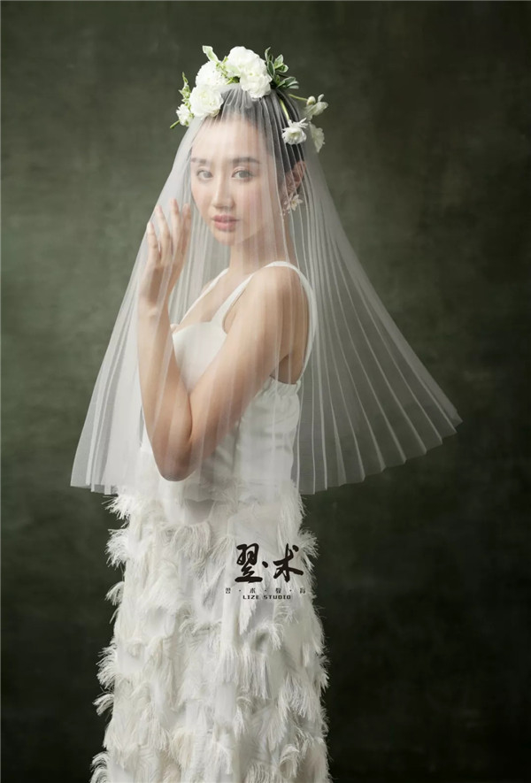 翌术教育造型作品：新娘婚礼头纱造型设计