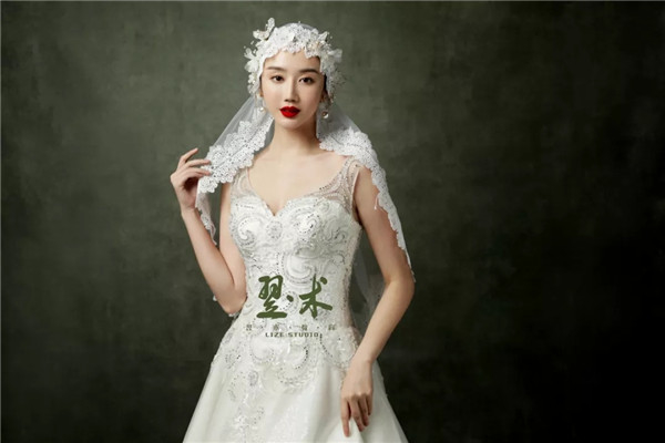 翌术教育造型作品：新娘婚礼头纱造型设计