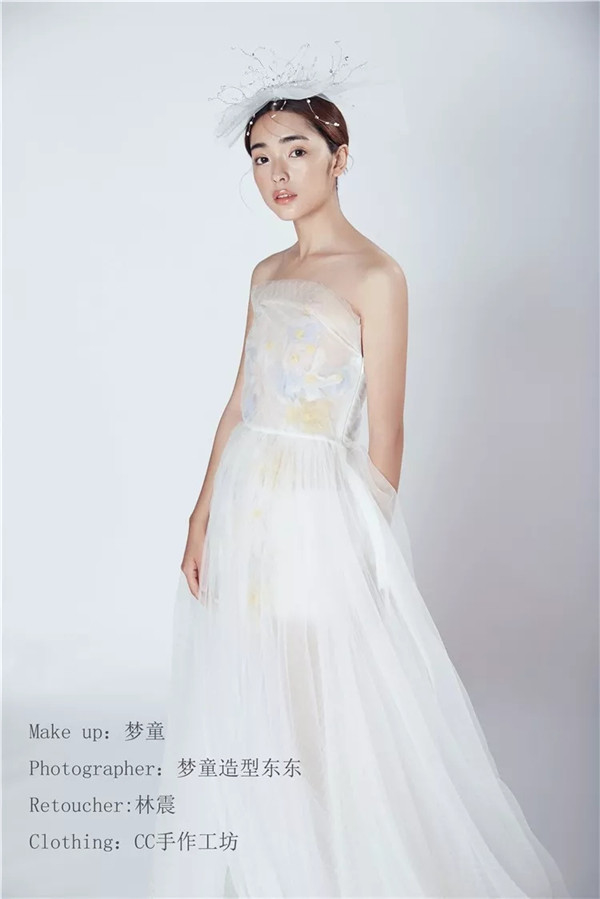 简约时尚白纱新娘造型