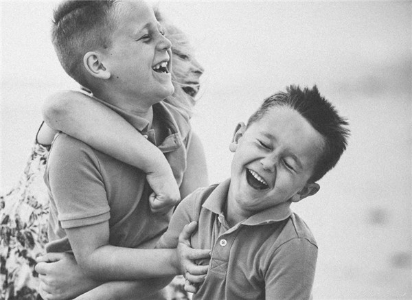 一组关于“欢乐”的儿童摄影作品 治愈系