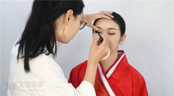 中国传统婚礼周制新娘造型，妆面这样做简直美爆了！