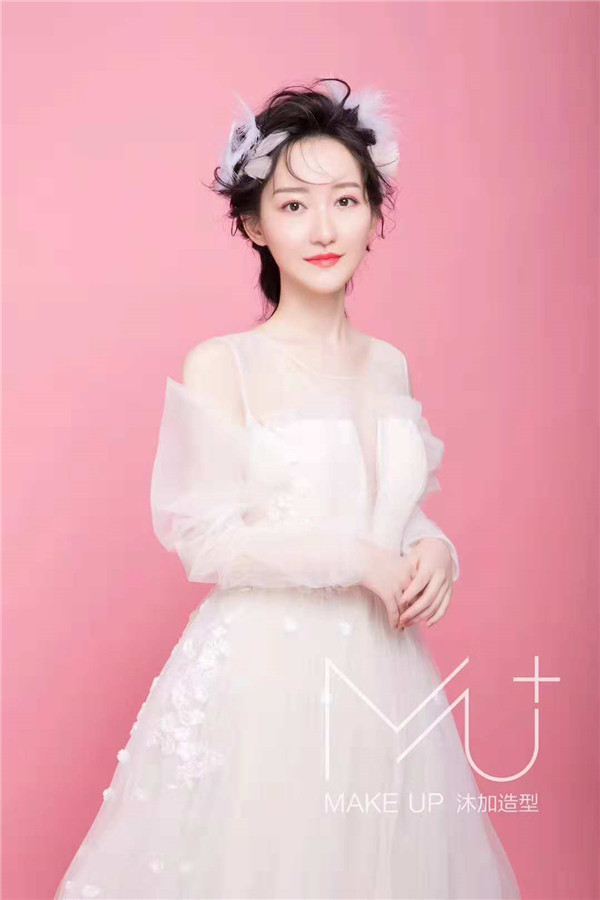三款甜美韩式新娘造型，简约优雅