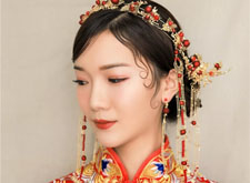 新中式新娘造型，摒弃了千篇一律手法