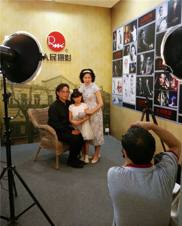20年！这群上海摄影师和“人民照相馆”一直在记录