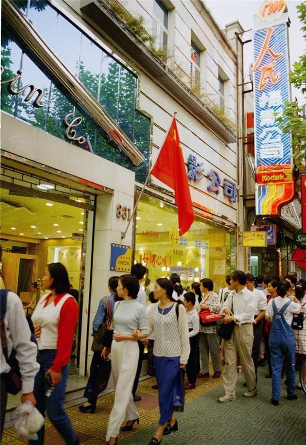 20年！这群上海摄影师和“人民照相馆”一直在记录