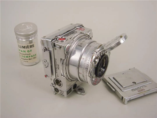 世界上*小35mm相机和其设计师的故事