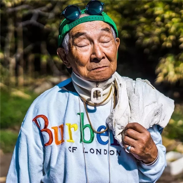 84岁日本爷爷时尚照火遍全网，有趣才是抵御岁月的法宝！