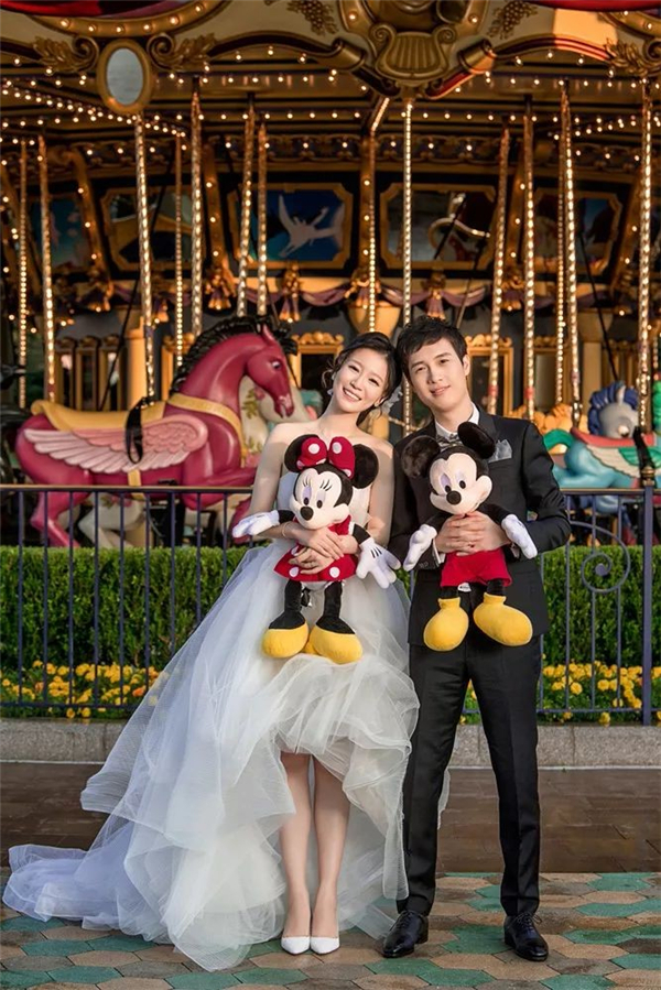 上海迪士尼乐园，正式推出日间婚纱摄影服务
