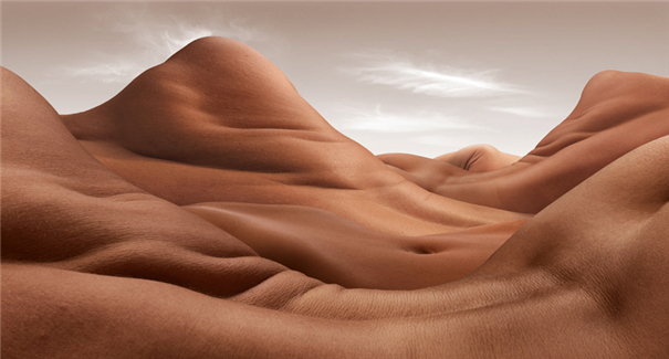 Carl Warner：背影沙漠，人体创造的风景