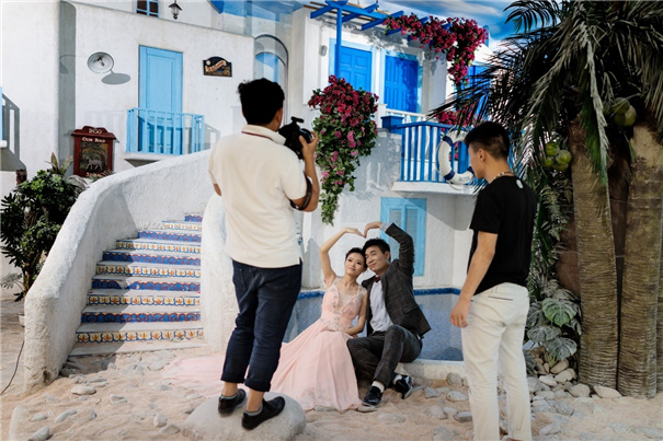 外国摄影师记录婚纱摄影：为什么中国人这么热爱婚纱照？