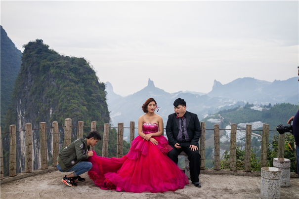 外国摄影师记录婚纱摄影：为什么中国人这么热爱婚纱照？
