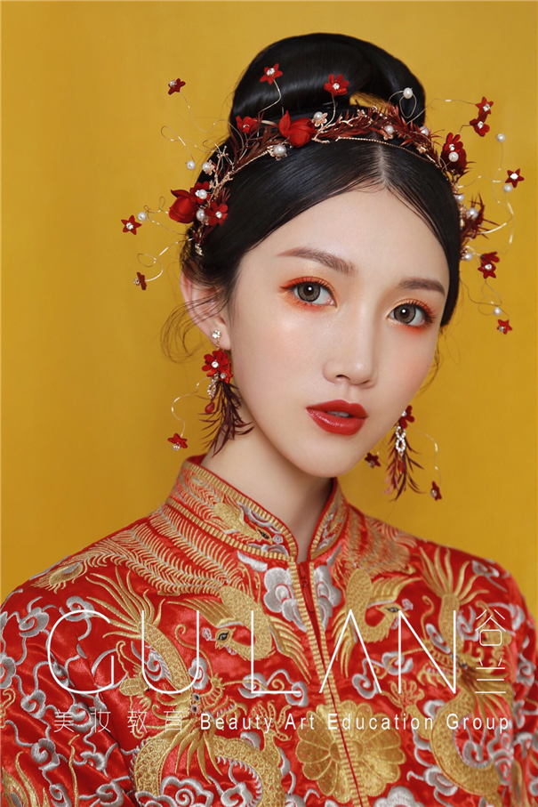 锦绣红妆 可搭配多变造型的中式新娘妆面