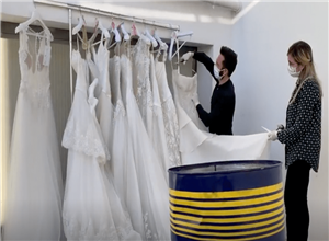 最新影楼资讯新闻-危险边缘的国外婚纱礼服行业 