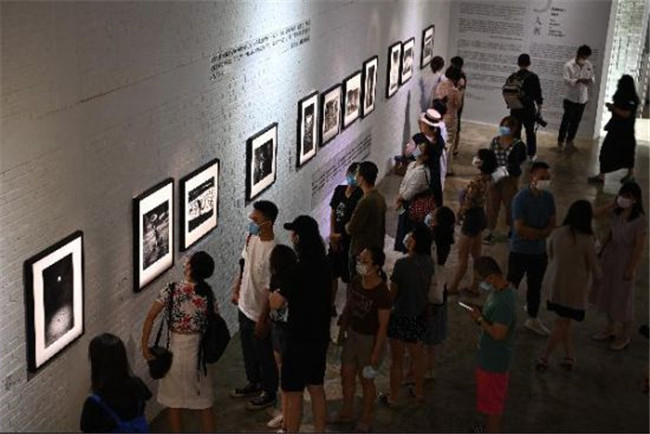 “写真黄金一代——日本摄影大师五人展”在北京举行