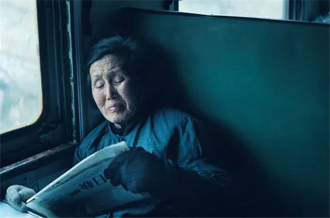 这个日本人花30年拍下中国的珍贵瞬间，曾被怼“不适合干这行”！之后成为摄影界传奇！