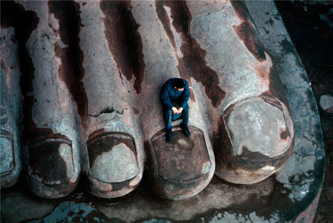 马格南摄影师布鲁诺·巴贝去世：用照片捕捉中国半个世纪里的颜色