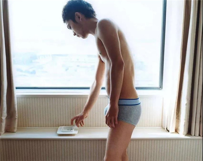 山本耀司“***爱”的摄影师，他花一年时间为男友拍下264张照片，甜到发腻的“美少年之恋”！