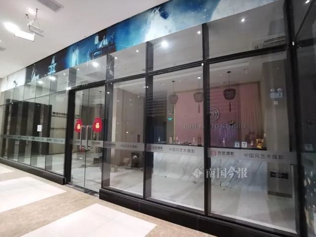 柳州这影楼关门，客户拍照得去桂林，想退款要找广东总店！