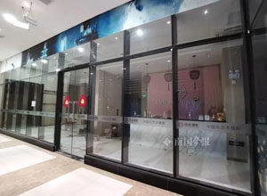 最新影楼资讯新闻-柳州这影楼关门，客户拍照得去桂林，想退款要找广东总店！