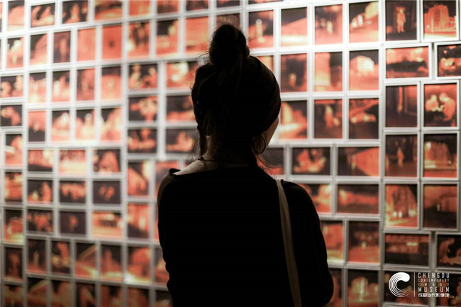 安托萬·達加塔攝影展驚艷成都，他用鏡頭聚焦疫情下的人性光芒