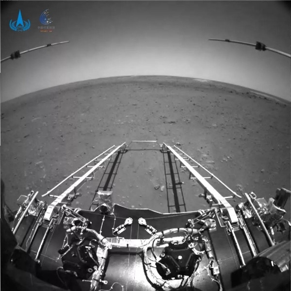 攝影新鮮事：國家航天局發布祝融號火星車拍攝影像 