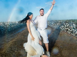 最新影楼资讯新闻-摄影师热爱推陈出新 巴西实景彩虹婚纱照 飞机倾倒900升水