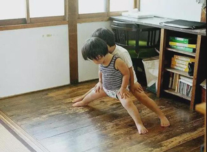 最新影楼资讯新闻-偷拍10年 日本一父亲把孩子日常拍成电影