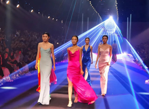 最新影楼资讯新闻-Vera Wang推出全新品牌礼服秀为2022春夏上海时装周SIFS拉开时尚大幕！